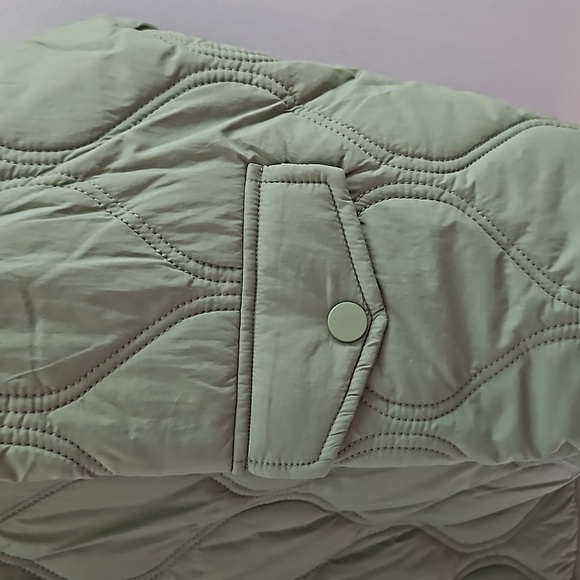 Blank NYC Quilted Pullover Jacket - Picture 8 of 10